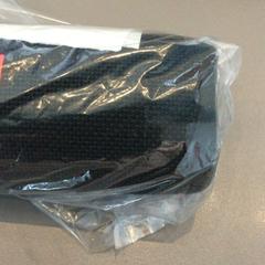 Mluvčí Black small speaker, jak nahlášeno MEININGER Hotel Amsterdam Amstel pomocí iLost