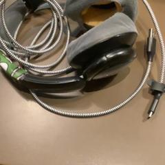 헤드폰, iLost를 사용하여 MEININGER Hotel Brussels City Center에 보고됨