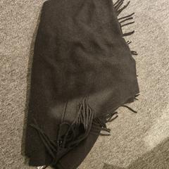 スカーフ がiLostで Ramada by Wyndham Amsterdam Airport Schiphol によって報告されました