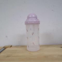 İLost kullanarak IKEA Heerlen tarafından bildirildiği gibi Içki şişesi