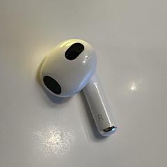 Rechter oortje Apple AirPod (oude generatie), iLost에 보고됨
