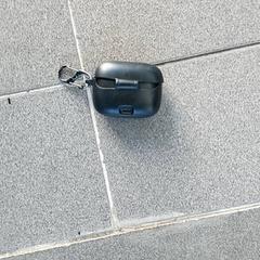 Elektronikk Draadloze oortjes, som rapportert av Regio Antwerpen - Brussel ved bruk av iLost