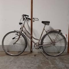 دراجة نسائية Batavus Brons-Roestige stuur، كما تم الإبلاغ عنه بواسطة Fietsdepot Hasselt عبر iLost