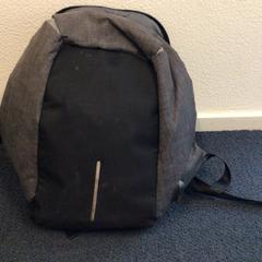Backpack Zwart grijs, as reported by Gemeente Arnhem using iLost