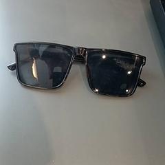 Ulleres de sol, segons ha informat Qbuzz GD Groningen HS mitjançant iLost