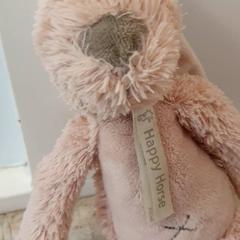 Játék & Plüss Roze, konijn, amint azt DierenPark Amersfoort az iLost segítségével jelentette.