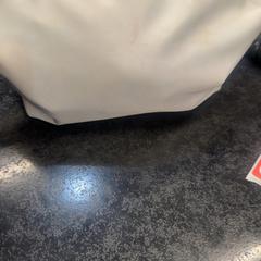 حقيبة المرحاض، كما تم الإبلاغ عنه بواسطة Rotterdam The Hague Airport عبر iLost