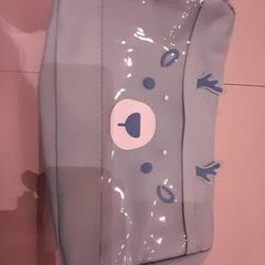 Borsa Licht blauw/ kindertas, come riportato da Van der Valk Hotel Schiphol utilizzando iLost