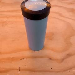 زجاجة الشرب Blauw، كما تم الإبلاغ عنه بواسطة Schaatsbaan Rotterdam عبر iLost