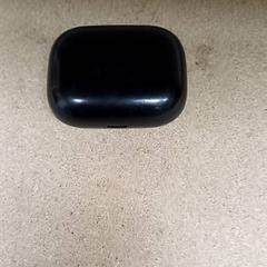 Caja de audífonos case, ha sido reportado por Qbuzz GD Groningen Peizerweg con iLost