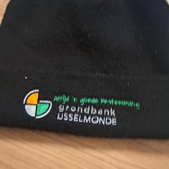 Beanie Zwart grondbak ijsselmonde, gemeldet von Connexxion Hoeksche Waard Goeree Overflakkee über iLost