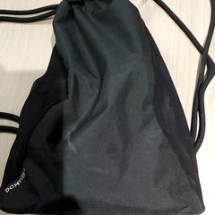 体操着袋 がiLostで Regio Antwerpen - Brussel によって報告されました