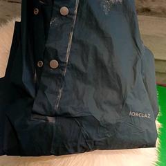 Cape de pluie Plastique, zoals gemeld door IKEA Nantes met iLost