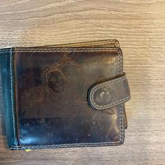 Lommebok Szabo peter, som rapportert av Gemeente Amsterdam - Bureau Gevonden Voorwerpen ved bruk av iLost