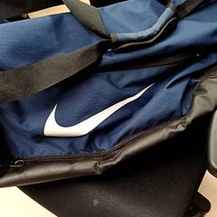 Bossa esportiva Blauw, segons ha informat Qbuzz GD Groningen Peizerweg mitjançant iLost