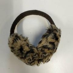 Kleding - oorwarmers, zoals gemeld door Centraal magazijn met iLost