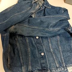 Arropa - Jas jeans, gisa salatu by Regio Oost-Vlaanderen iLost erabiliz