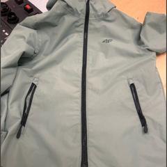 Chaqueta, segundo informou IKEA Ostrava usando iLost