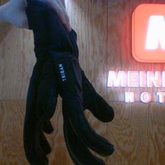 İLost kullanarak MEININGER Hotel Innsbruck Zentrum tarafından bildirildiği gibi Eldivenler black ski gloves