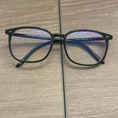 Brýle, jak nahlášeno DoubleTree by Hilton Rotterdam Centre pomocí iLost