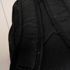 Mochila Zwart, ha sido reportado por Regio Antwerpen - Brussel con iLost