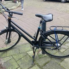 Batavus fiets zwart met donkerblauwe details, iLost에 보고됨