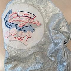 子供用ジャケット Gris がiLostで IKEA Strasbourg によって報告されました