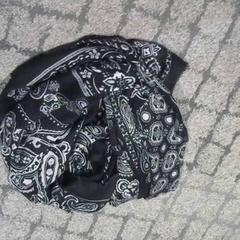 Sciarpa ECHARPE, come riportato da Relais Azalys utilizzando iLost