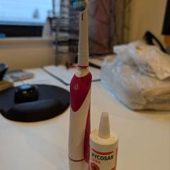 Elektrisk tandborste, rapporterat av Inntel Hotels Utrecht Centre med iLost