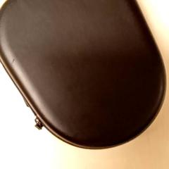 Poltsa & Entzungailuak Black, gisa salatu by Mövenpick Hotel Amsterdam City Centre iLost erabiliz