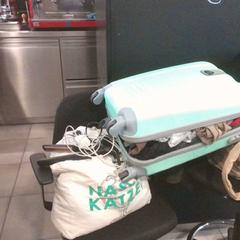 Vestiti, come riportato da MEININGER Hotel Vienna Downtown Franz utilizzando iLost