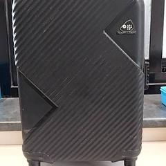 슈트케이스 Zwart kamilian, iLost를 사용하여 Arriva Limburg Zuid에 보고됨