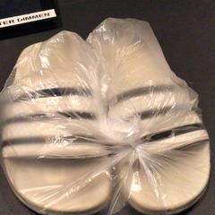 Sandał, zgłoszono przez Van der Valk Hotel Amsterdam Zuidas przy użyciu iLost