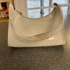 Handtas, como reportado por Connexxion Amstelveen utilizando o iLost