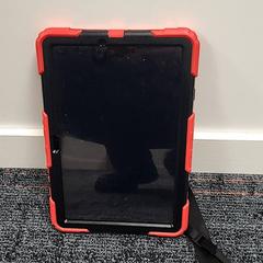 Tablet Rode hoes، كما تم الإبلاغ عنه بواسطة Transdev Gooi en Vechtstreek عبر iLost