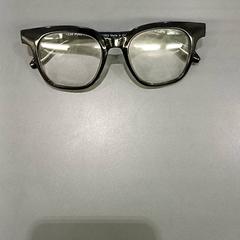 Óculos de leitura, como reportado por Qbuzz GD Groningen HS utilizando o iLost