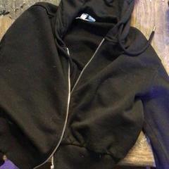 Hettegenser Zwart, som rapportert av De Heeren van Aemstel ved bruk av iLost