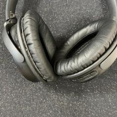 Auriculares, segundo informou ibis Schiphol Amsterdam Airport usando iLost