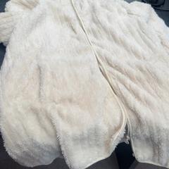 Kamizelka, zgłoszono przez Rotterdam The Hague Airport przy użyciu iLost