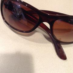 Zonnebril, zoals gemeld door De Efteling met iLost