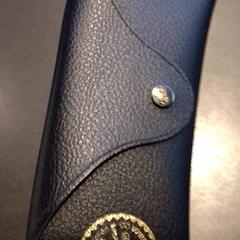 Estuche para lentes con lentes, segundo informou TivoliVredenburg usando iLost