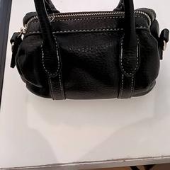 Táska Zwart, amint azt RRReis IJssel-Vecht az iLost segítségével jelentette.