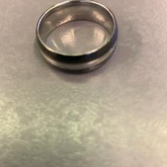 Dzwonić zilver/zwart, zgłoszono przez Eindhoven Airport przy użyciu iLost