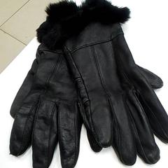 手袋 がiLostで ilévia によって報告されました