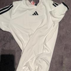 Camisa, ha sido reportado por Van der Valk Hotel Haarlem con iLost