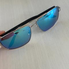 Gafas de sol, segundo informou Madurodam usando iLost