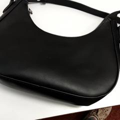 Bourse & Sac Zwart kunstleer, a été signalé par Arriva West-Brabant utilisant iLost