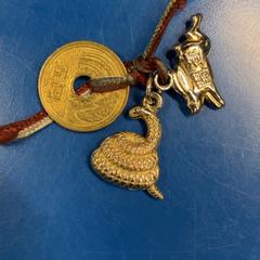 Amuleto, gisa salatu by IKEA福岡新宮 iLost erabiliz