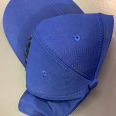 Mütze Blue, gemeldet von Eindhoven Airport über iLost