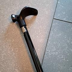 杖 がiLostで Ziekenhuis Oost-Limburg によって報告されました